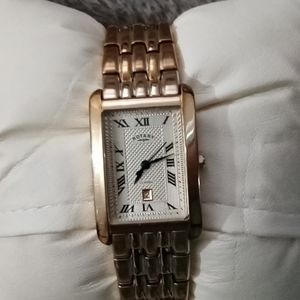 I am selling a close to New rotary watch